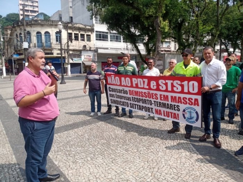 Trabalhadores se manifestam contra demiss?es no Porto